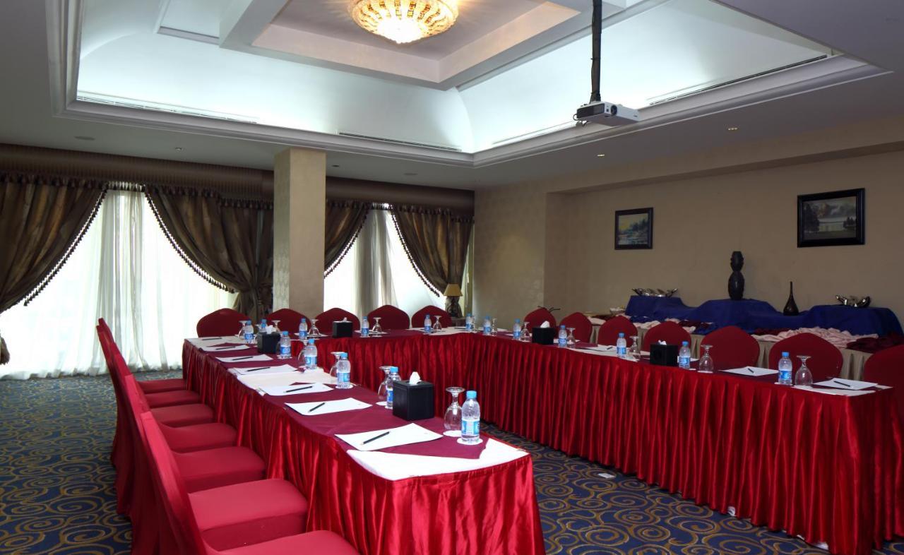 Ramada Riyadh Hotel 外观 照片