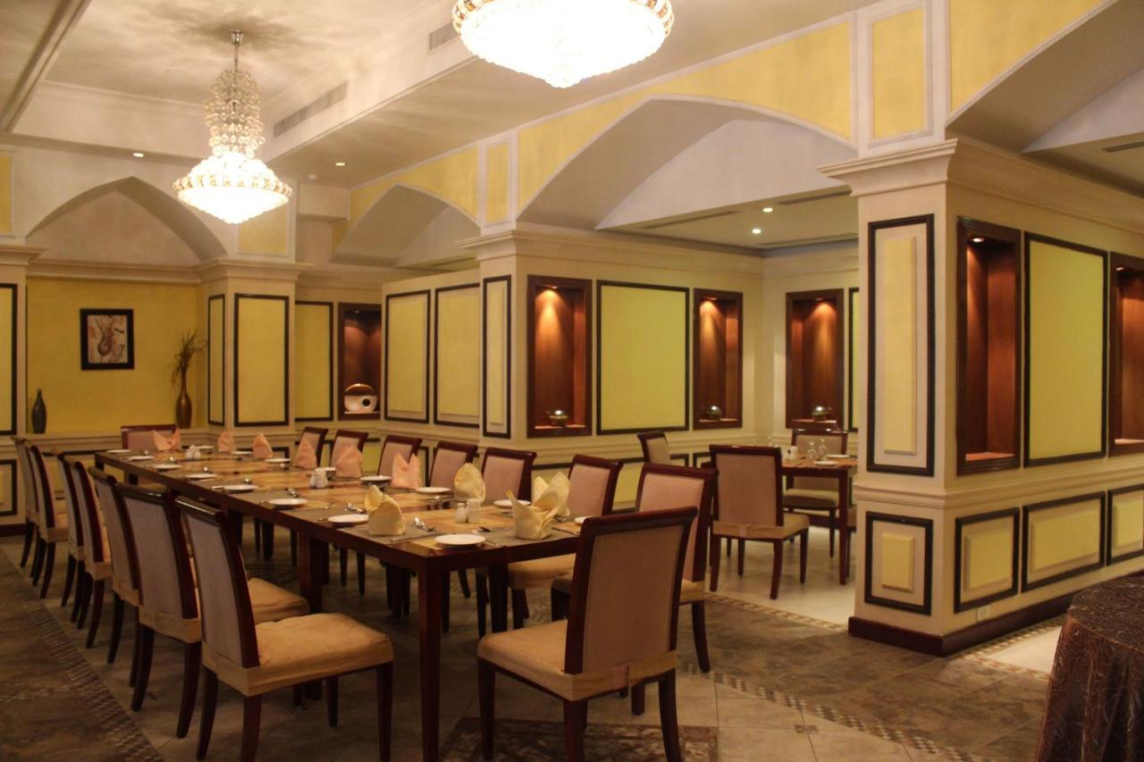 Ramada Riyadh Hotel 外观 照片