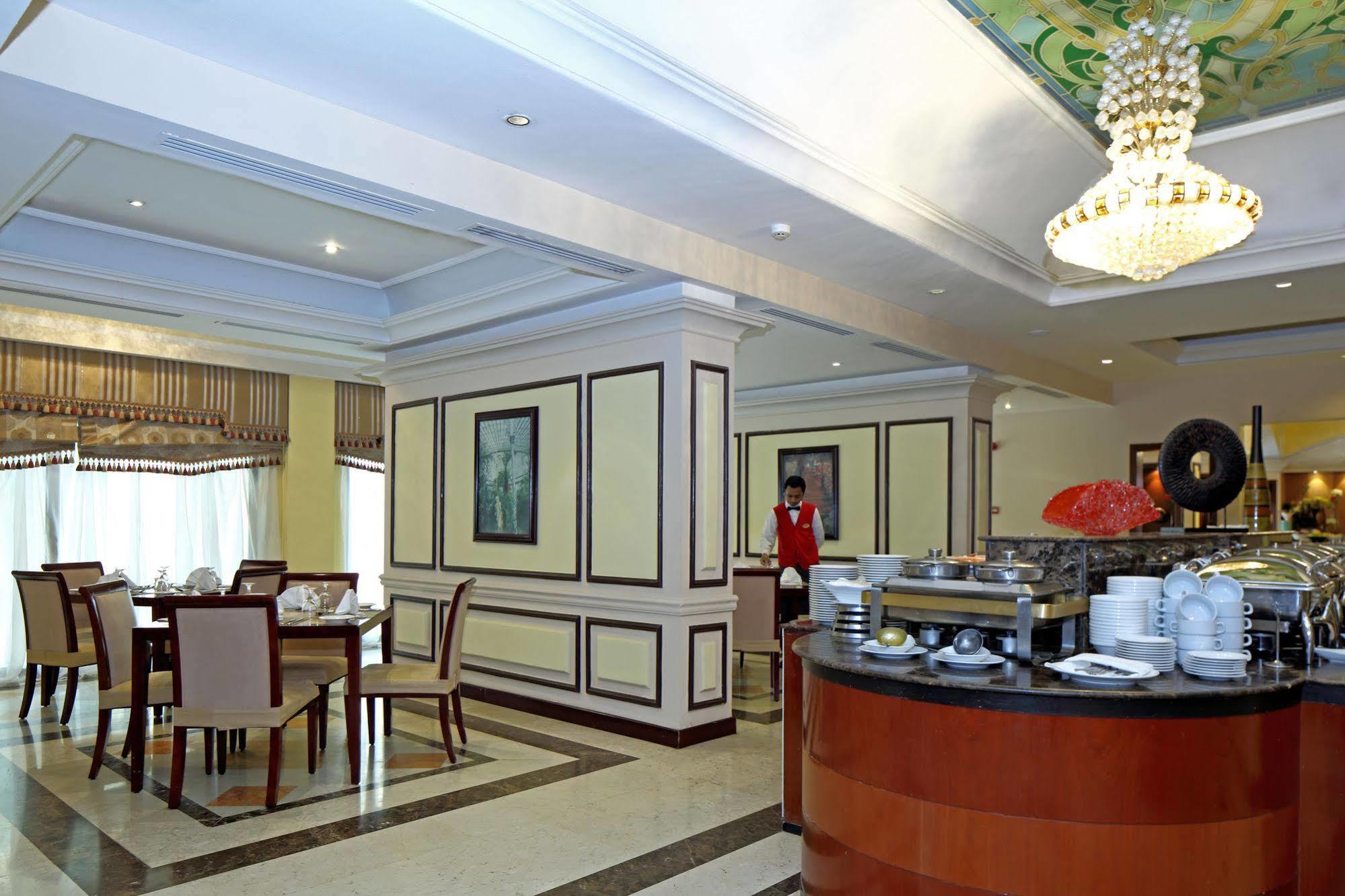 Ramada Riyadh Hotel 外观 照片