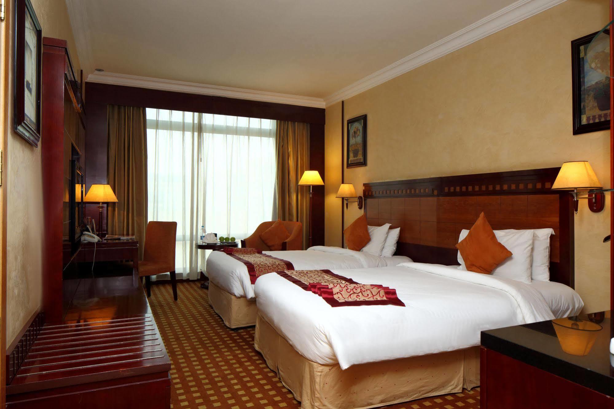 Ramada Riyadh Hotel 外观 照片