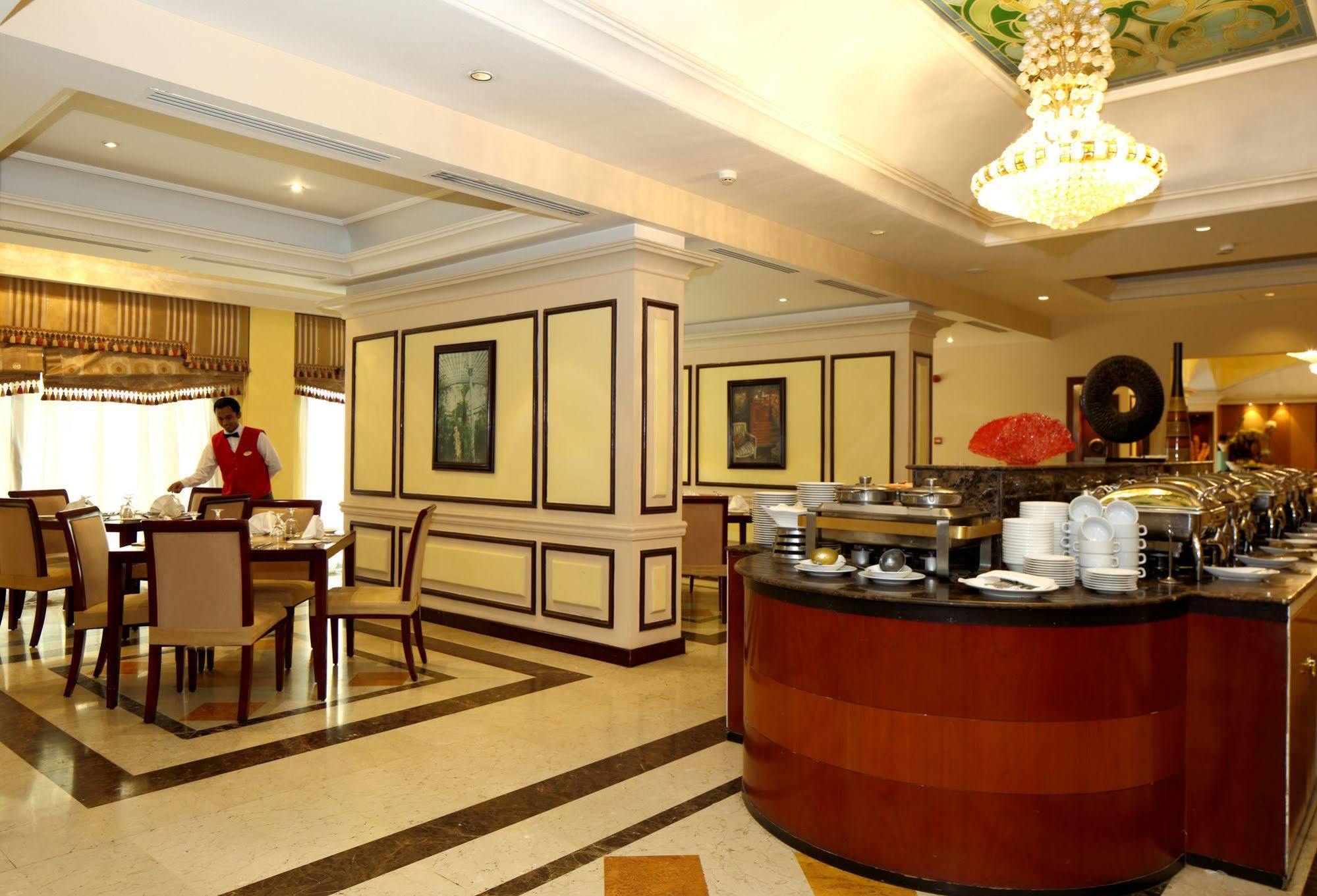 Ramada Riyadh Hotel 外观 照片